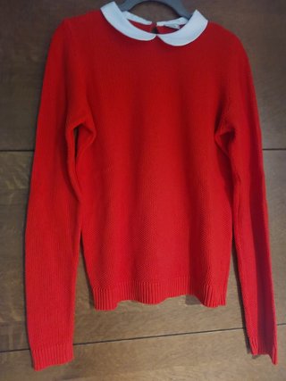 Jersey rojo cuello bebé blanco