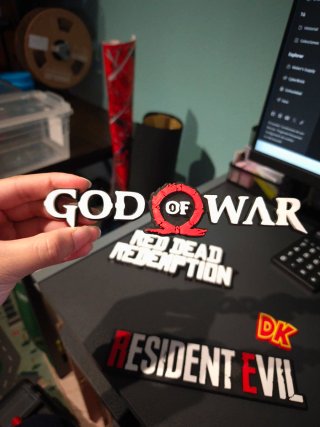 Letreros de videojuegos: Red Dead, God of War, DK,