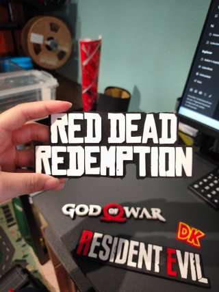 Letreros de videojuegos: Red Dead, God of War, DK,