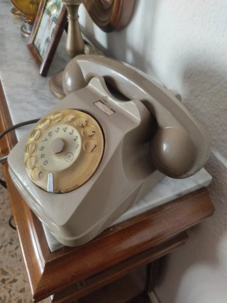 Teléfono antiguo Siemens gris