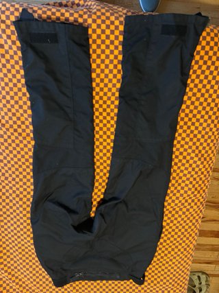 Pantalones de moto Richa negros.