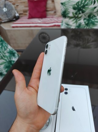 iPhone 11 Blanco 64GB Caja y Cable Nuevo