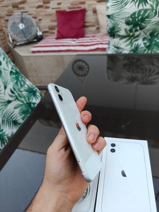 iPhone 11 Blanco 64GB Caja y Cable Nuevo