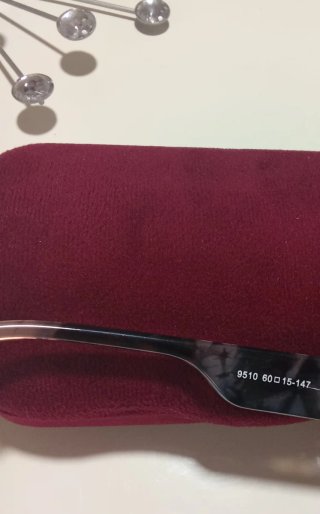Gafas de sol Gucci blancas y grises