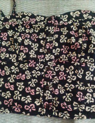 Top Coquette Negro con Flores Rosas y Blancas