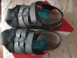 Sandalias piel niño talla 28 kickers
