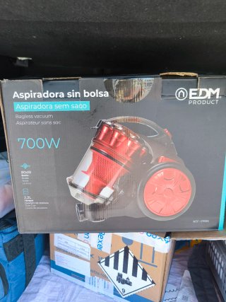 Aspiradora sin bolsa EDM 700W