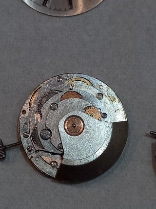 Calibres de reloj automáticos para piezas