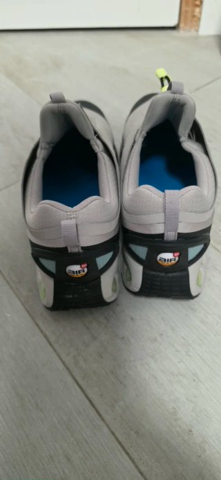 Zapatillas Nike Air Max DN grises y verdes