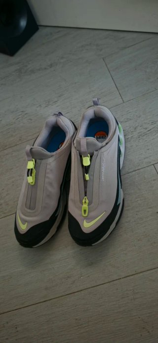 Zapatillas Nike Air Max DN grises y verdes