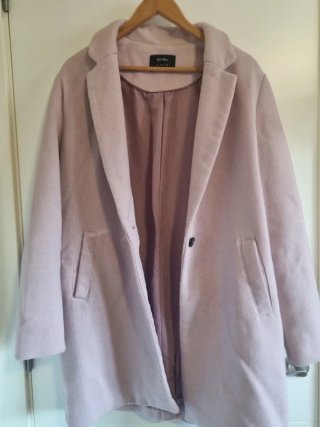Gabardina Bershka rosa palo