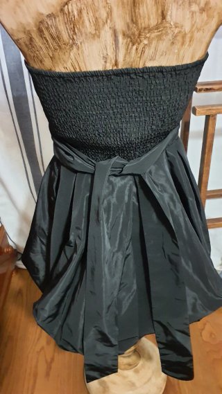 Vestido negro strapless