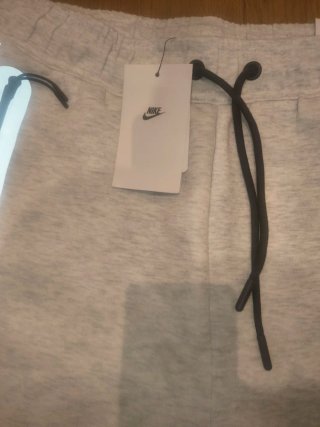 Pantalón Nike Tech Reflectante Gris