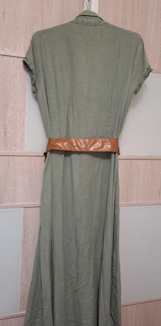 Vestido verde con cinturón