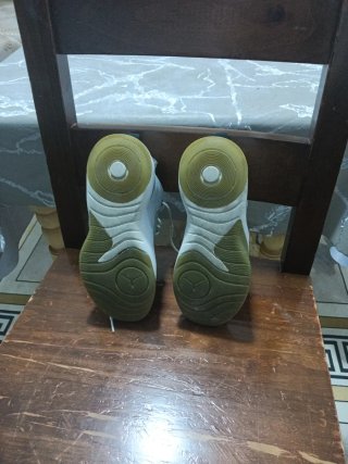 Zapatillas Jordan Grises y Blancas