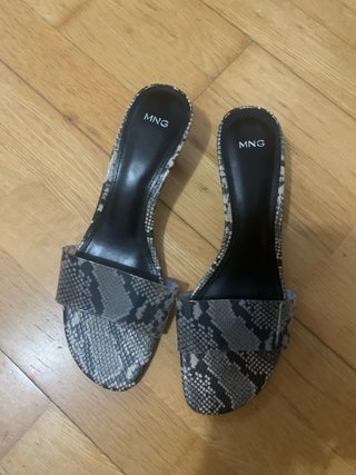 Sandalias Mango estampado serpiente