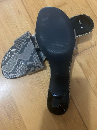 Sandalias Mango estampado serpiente