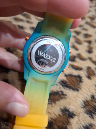 Reloj Watch & Co bicolor azul y amarillo