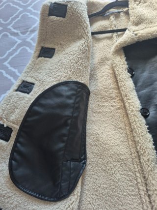 Chaqueta Zara Negra con Borrego