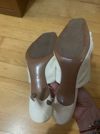 Zapatos Zara blancos tacón cuadrado