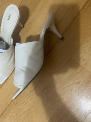Zapatos Zara blancos tacón cuadrado