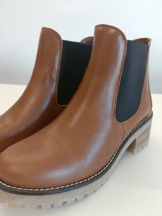 Botines Chelsea de Piel Botticelli - Color Cuero