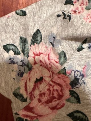 Vestido H&M floral gris y rosa
