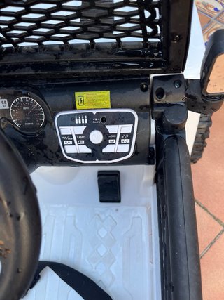 Coche eléctrico infantil 4x4 blanco