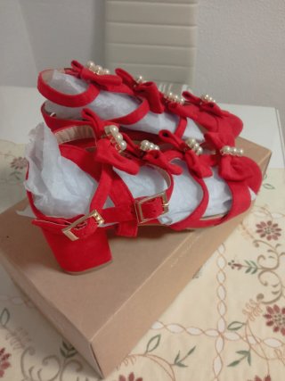 Zapatos de piel rojos para mujer