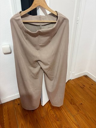 Pantalón beige Nuevo sin etiqueta