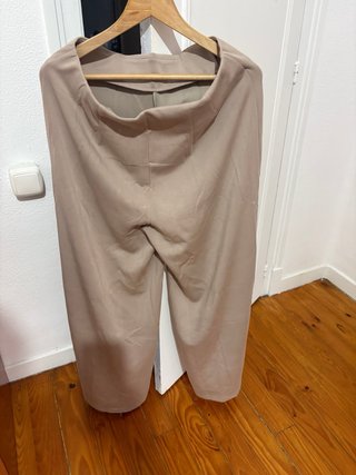 Pantalón beige Nuevo sin etiqueta