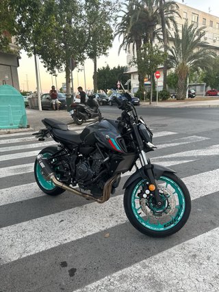 Yamaha MT-07 en alquiler