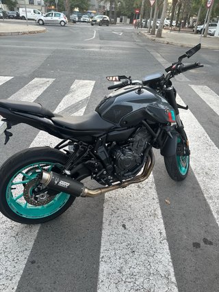 Yamaha MT-07 en alquiler