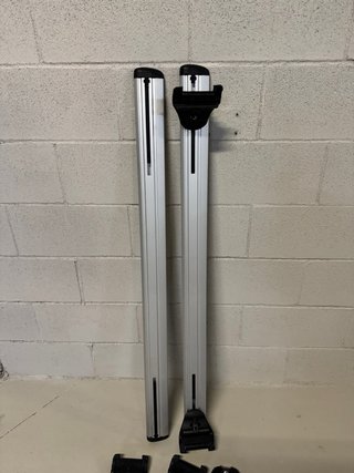 Thule WingBar Evo 135 + pies Audi Q3 llave