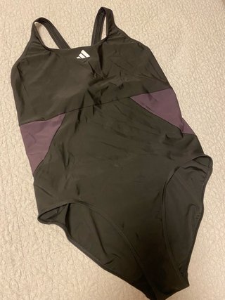 Bañador Adidas mujer negro y morado