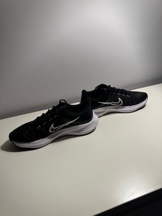 Nike Air Zoom Winflo 9 Talla 42.5