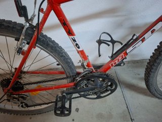 Bicicleta de adulto roja