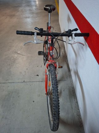Bicicleta de adulto roja