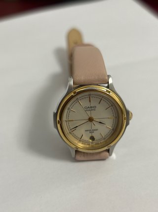 Reloj Casio Dorado y Rosa