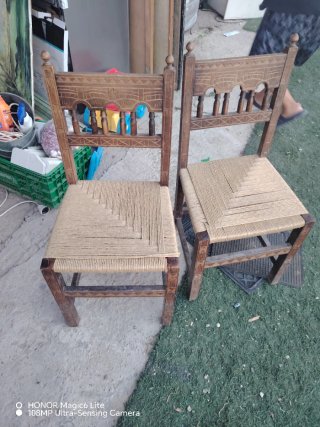 Sillas vintage de madera y tela