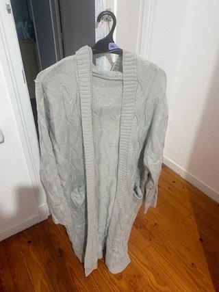 Jersey gris tejido capucha y Jersey animal print