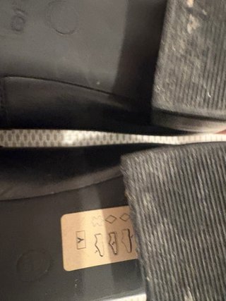 Zapatos de tacón negros azafata