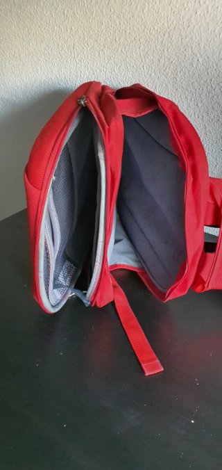 Mochila roja