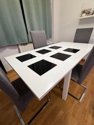 Mesa Salon Extensible + MESA A JUEGO + 4 SILLAS