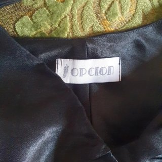 Camiseta negra satinada con tirantes