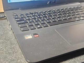 Portátil Asus F555Y Negro