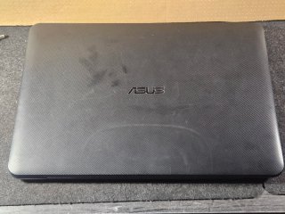 Portátil Asus F555Y Negro