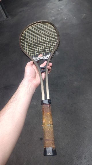 Raqueta de tenis Wimbledon años 60