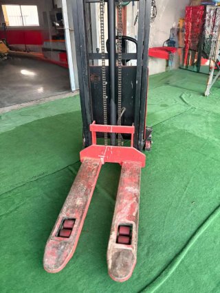 Apilador eléctrico Ayerbe