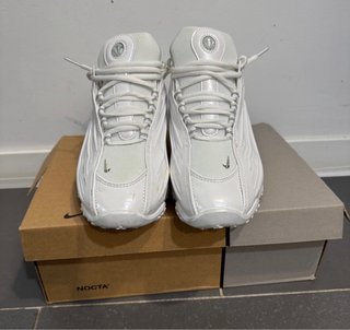 Zapatillas Nike NOCTA Blancas, una sola puesta.